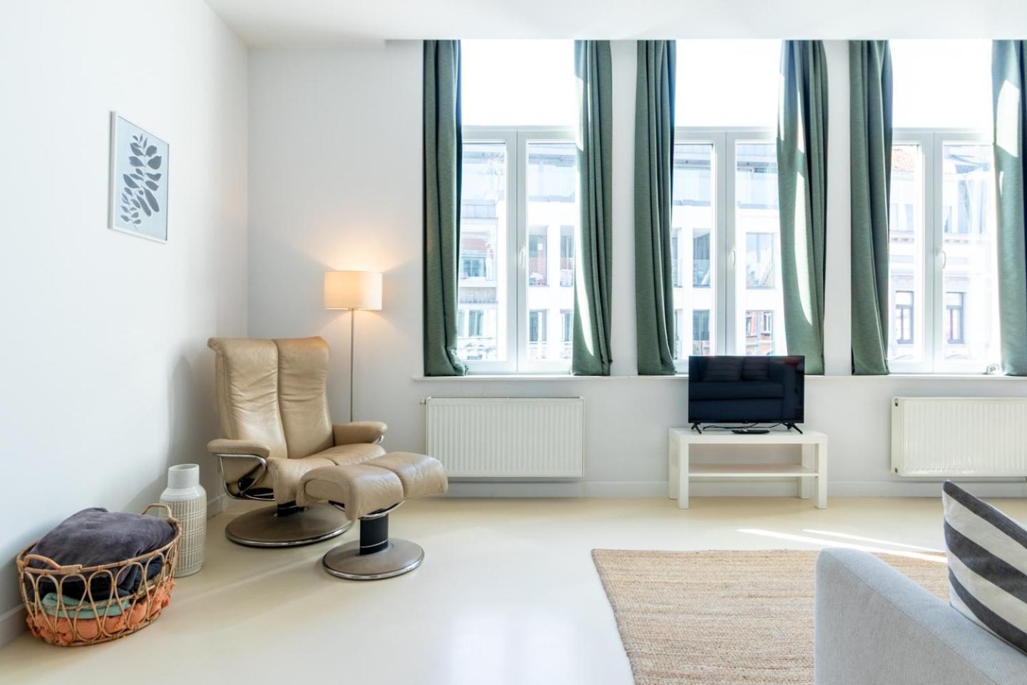 Bright, Spacious Apartments & Perfectly Located In The Heart Of Ghent Exterior photo